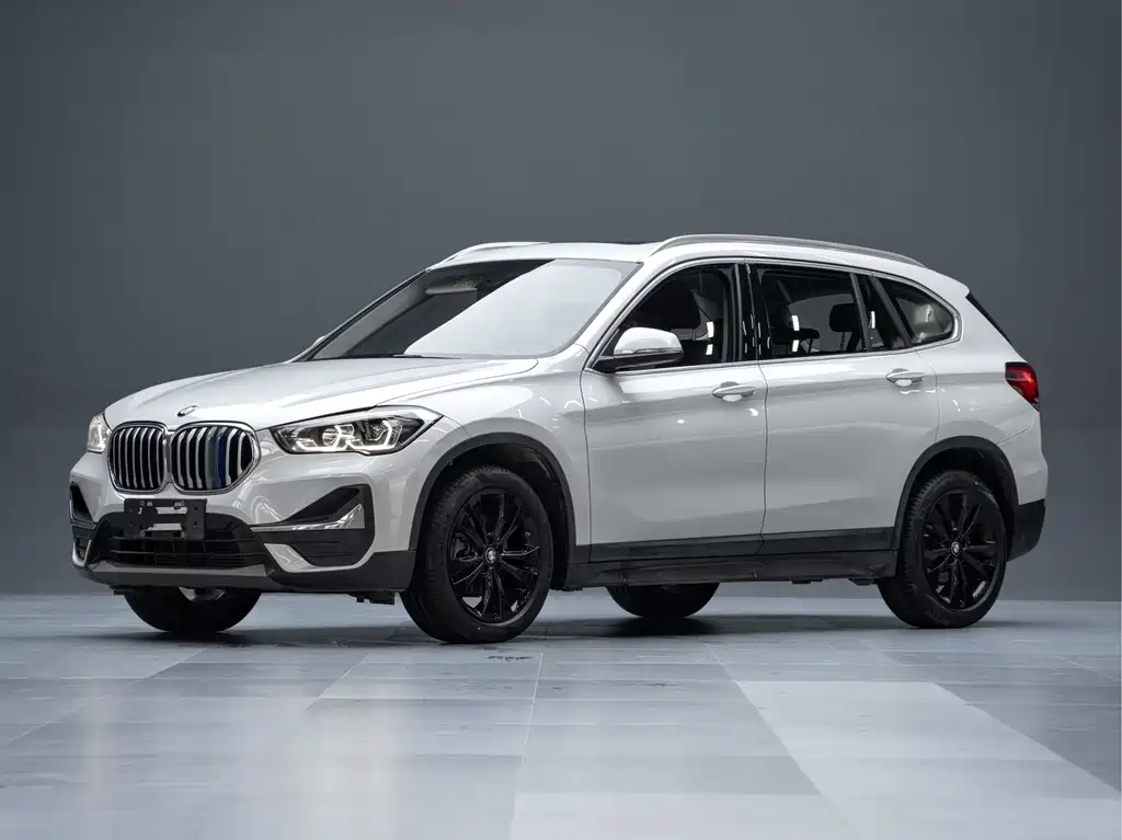 BMW X1 2022 — фото 1