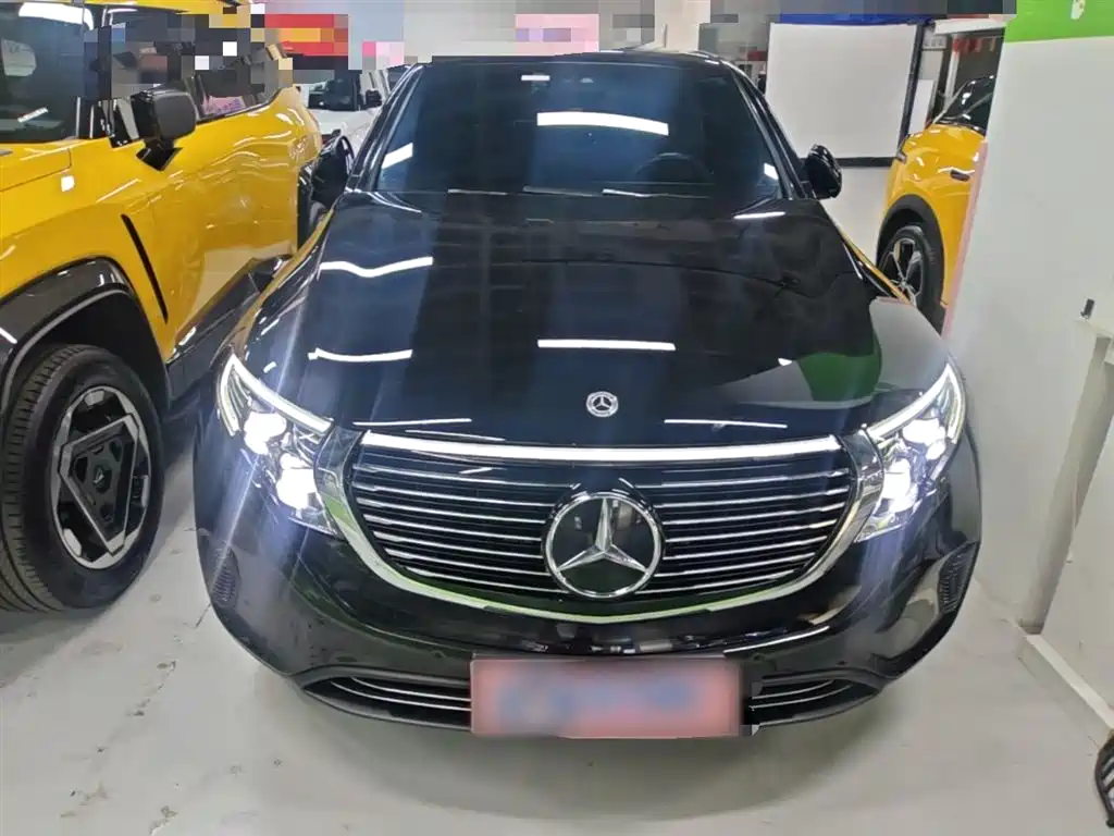 Mercedes-Benz EQC 2022 — фото 3