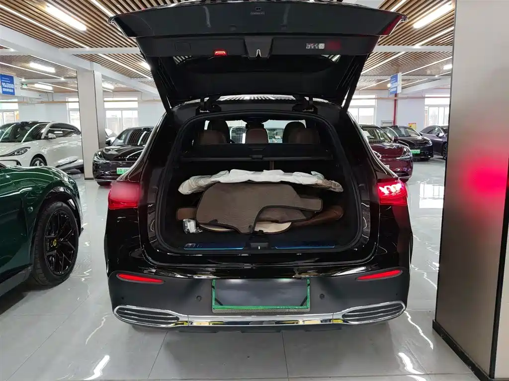 Mercedes-Benz EQE SUV 2025 — фото 15