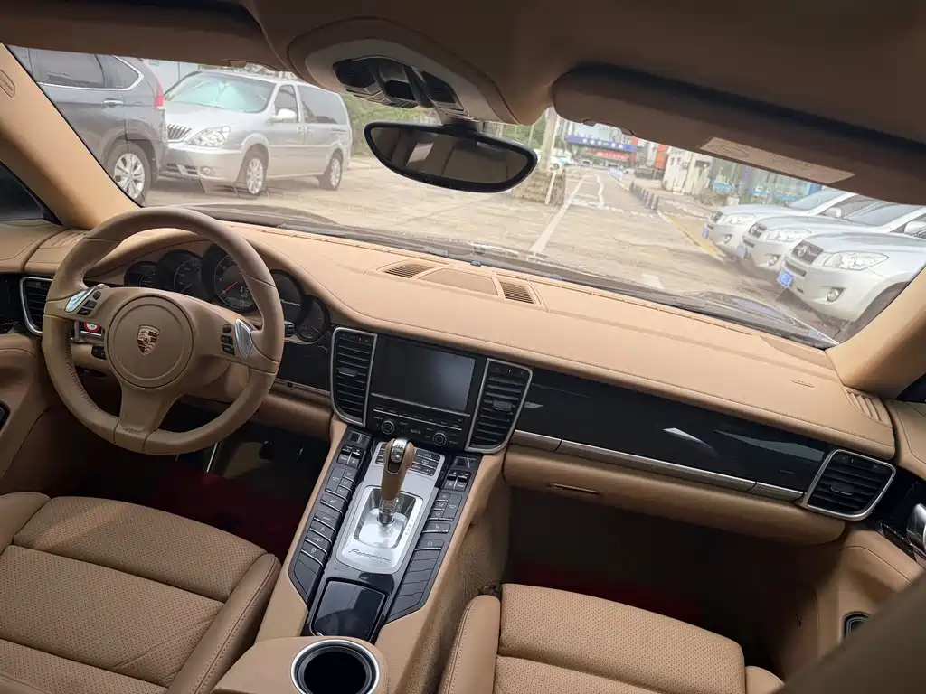 Porsche Panamera 2015 — фото 26