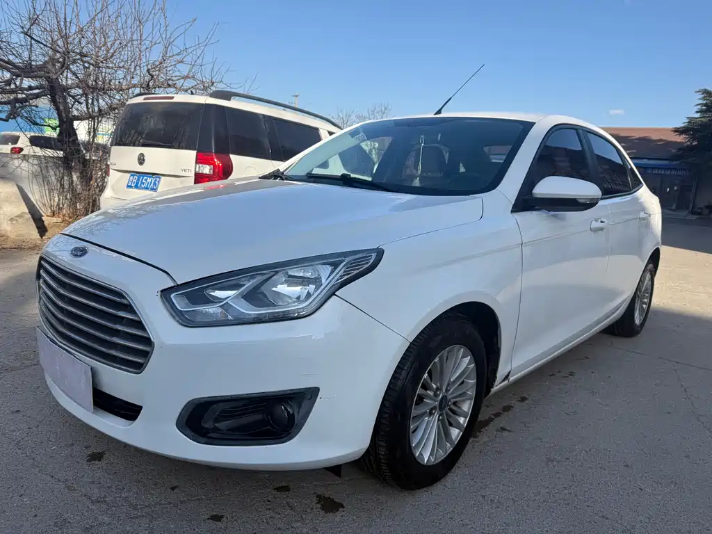 Ford Escort 2015 — фото 1