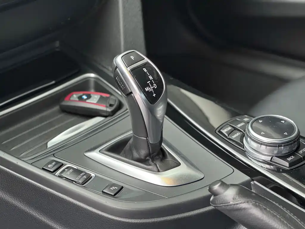 BMW 3 Series 2015 — фото 9