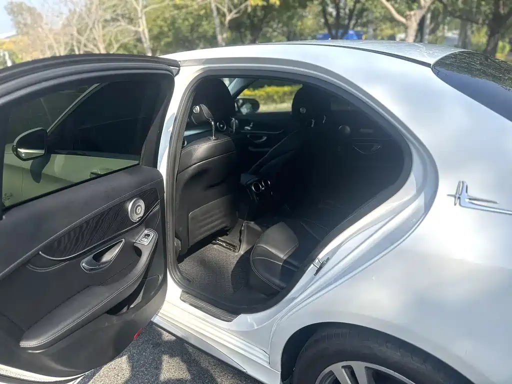 Mercedes-Benz C-Class 2019