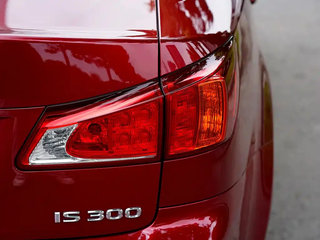 Lexus IS 2010 — фото 5