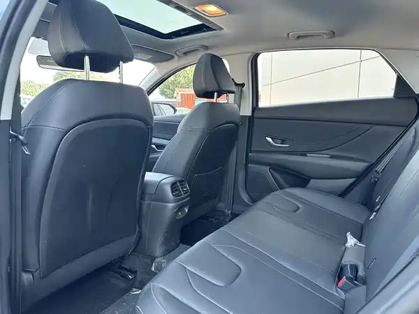 Hyundai Elantra 2023