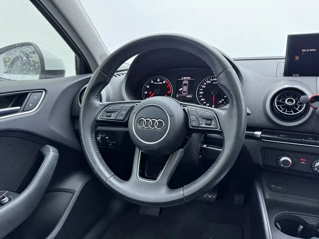 Audi A3 2017 — фото 11