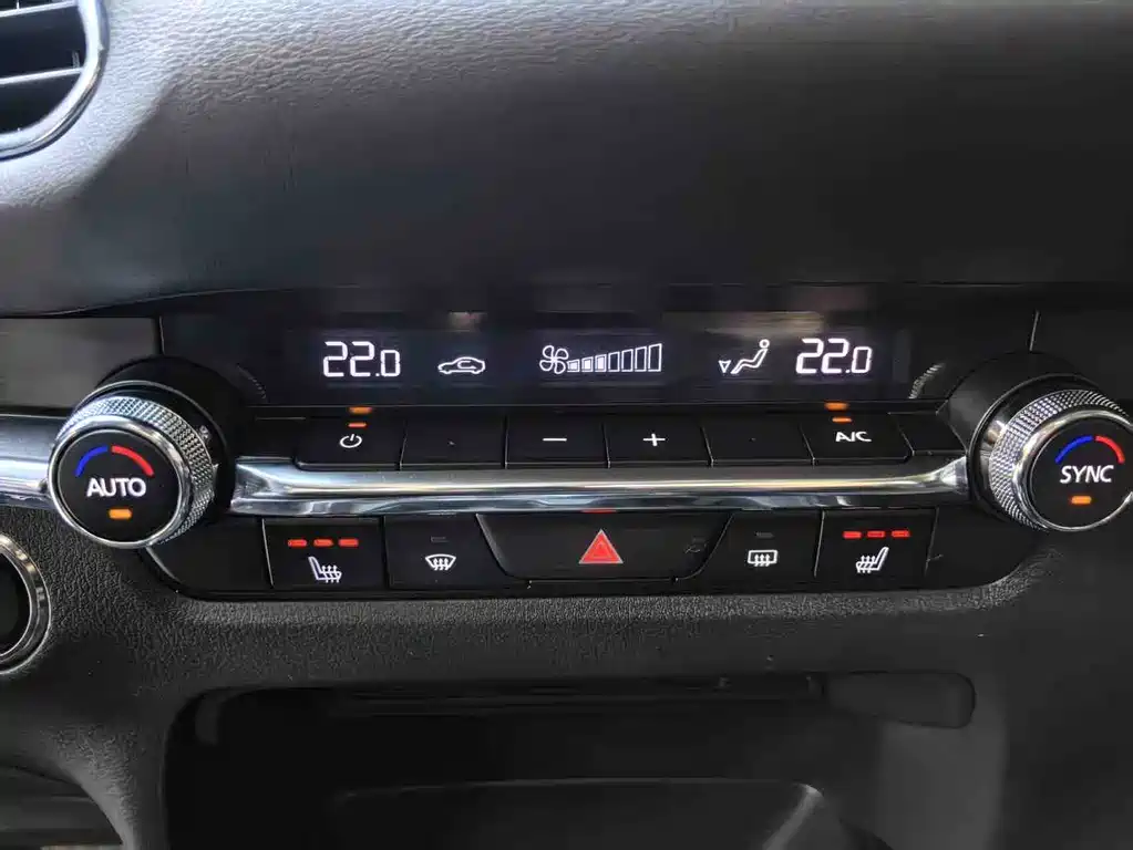 Mazda CX-30 2022 — фото 16