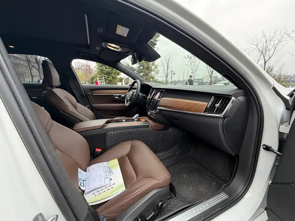 Volvo S90 2023 — фото 10