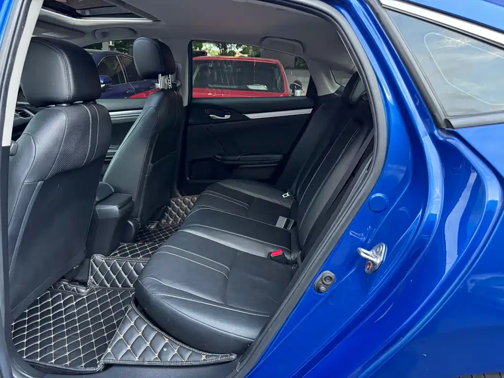 Honda Civic 2017 — фото 11