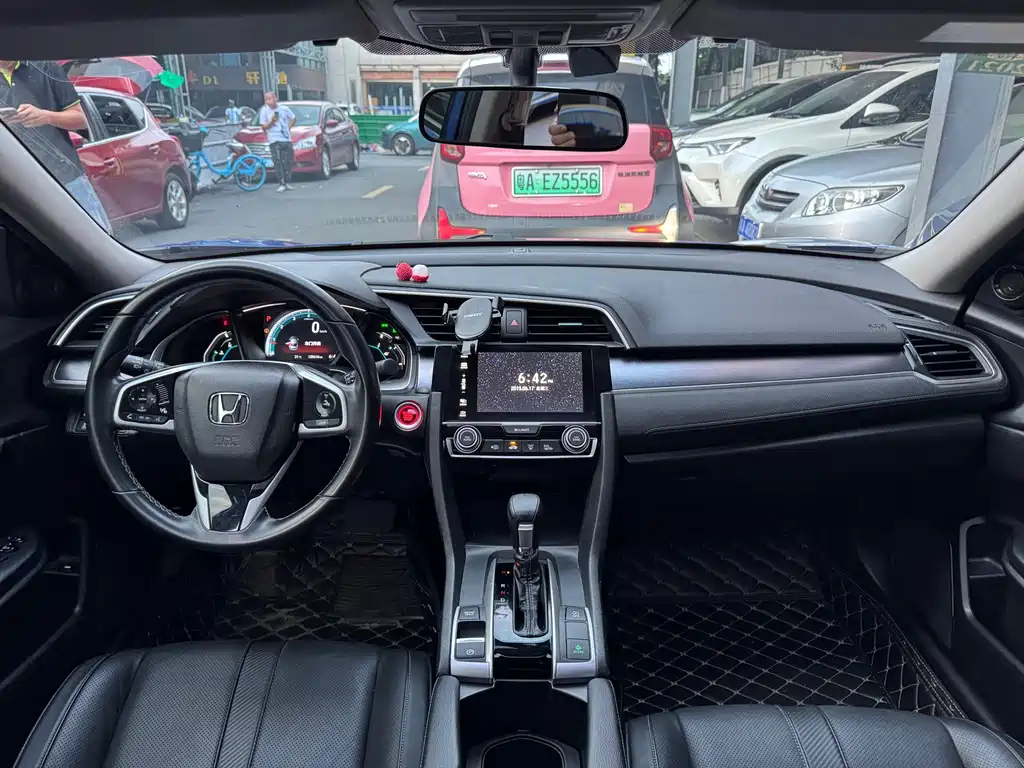 Honda Civic 2017 — фото 12