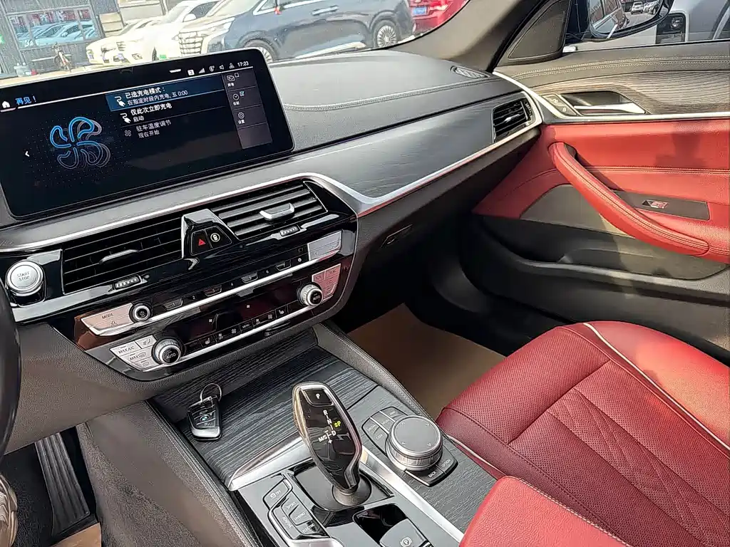 BMW 5 Series New Energy 2022 — фото 10