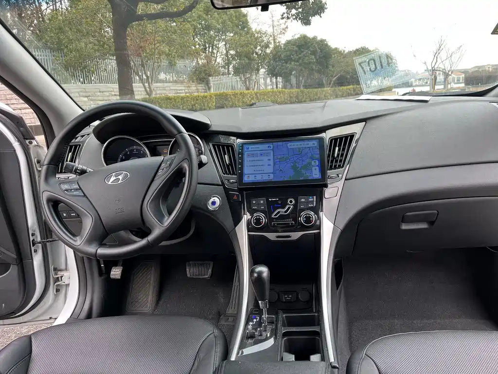 Hyundai Sonata 2014 — фото 13