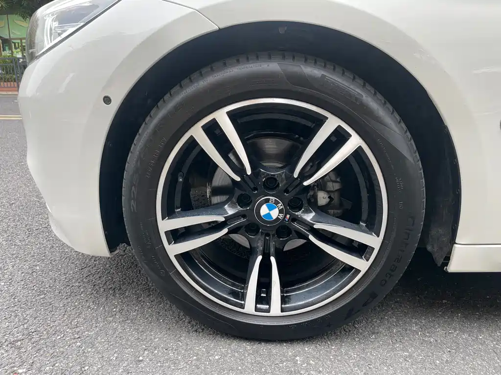 BMW 3 Series GT 2018 — фото 11