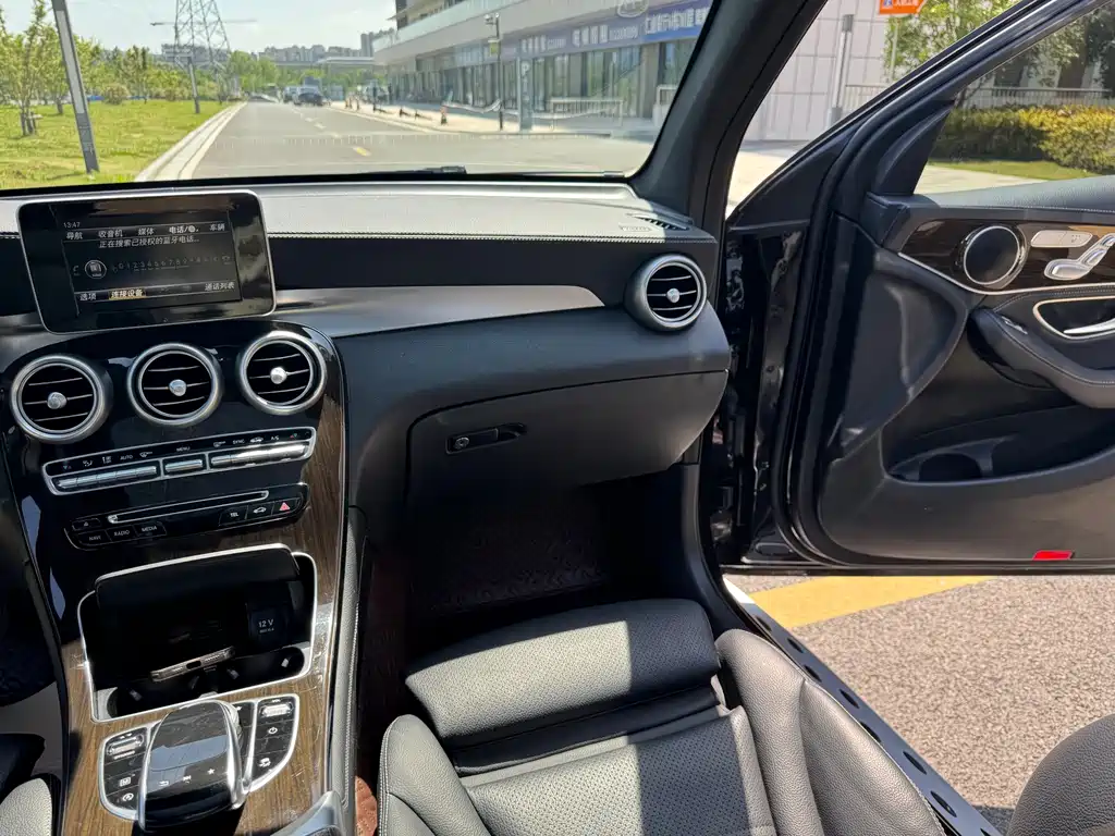 Mercedes-Benz GLC 2019 — фото 15