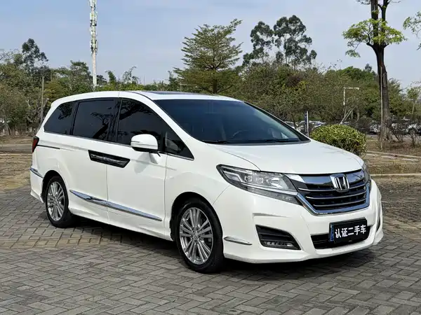 Honda Elysion 2016
