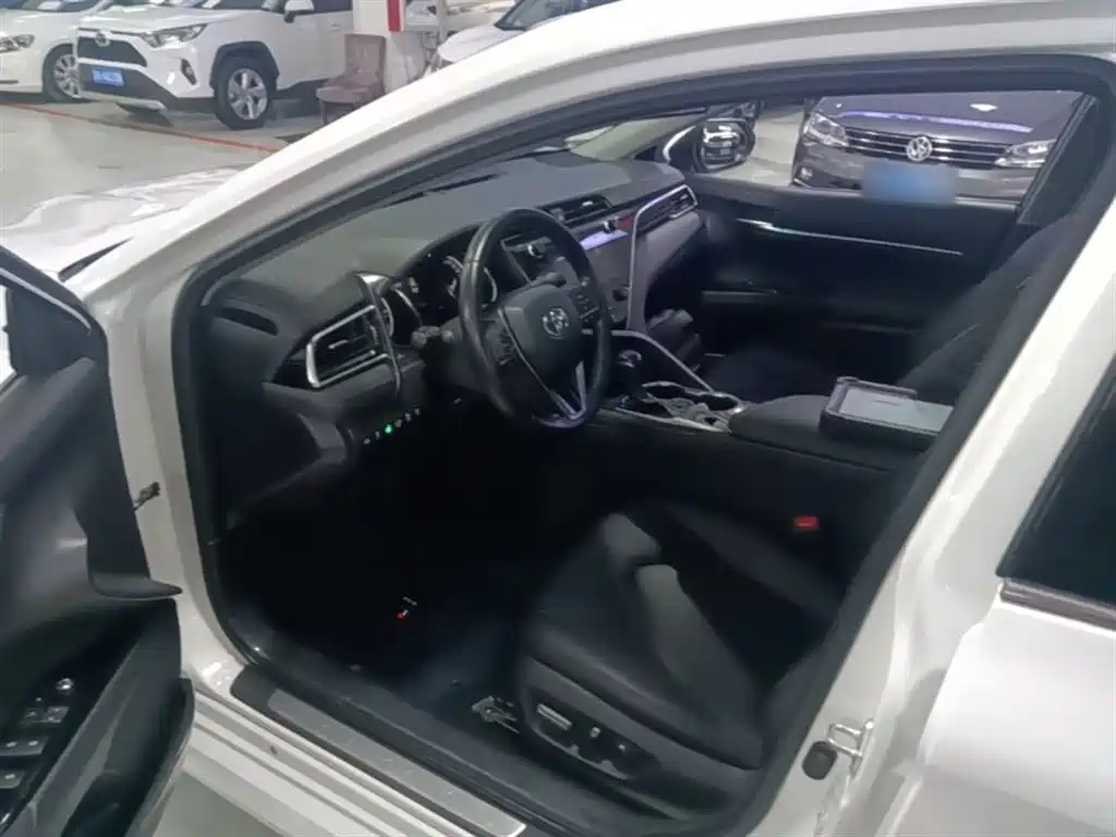 Toyota Camry 2020 — фото 15