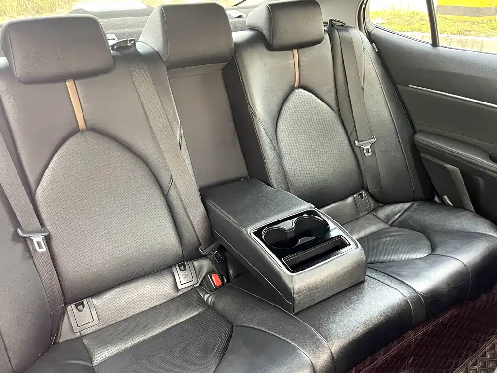 Toyota Camry 2021 — фото 16