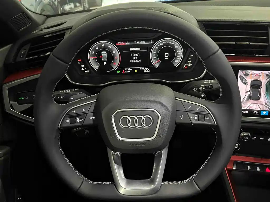 Audi Q3 2023 — фото 3