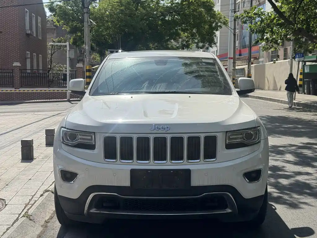 Jeep Grand Cherokee 2015 — фото 2