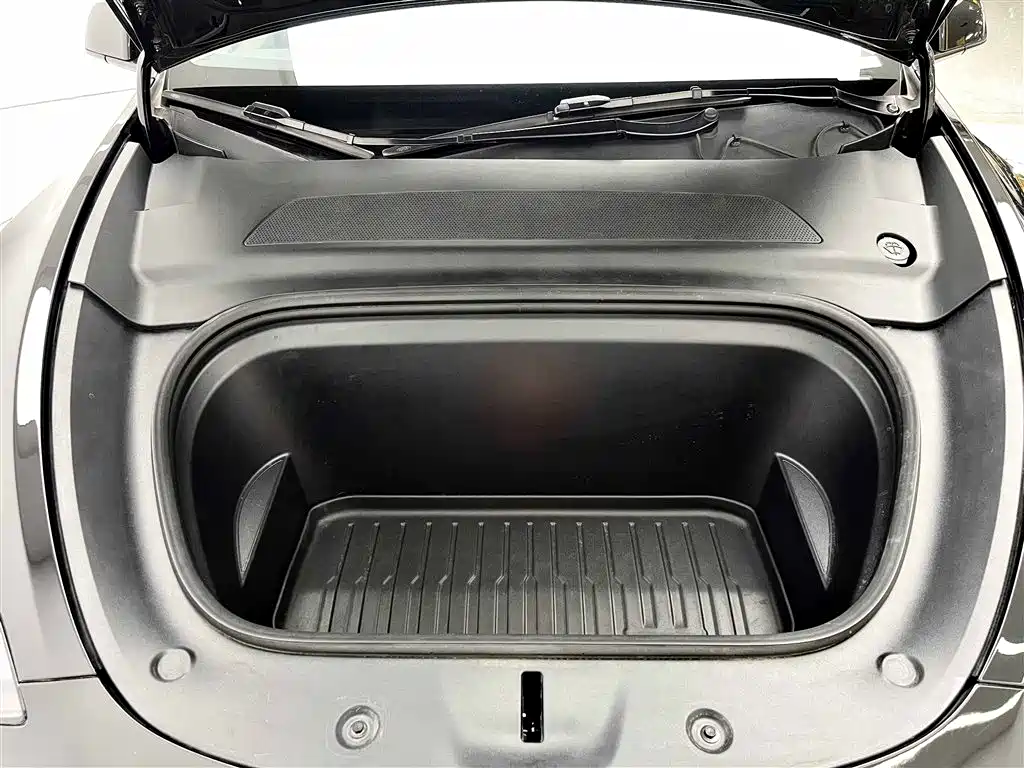 Tesla Model Y 2023 — фото 16