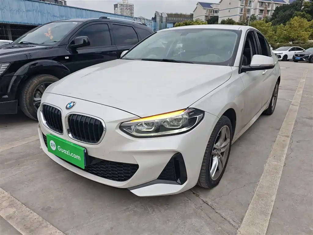 BMW 1 Series 2020 — фото 1