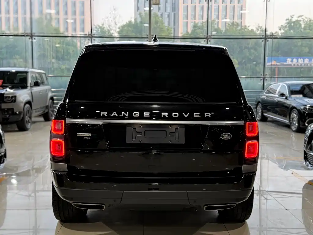 Land Rover Range Rover 2023 — фото 29