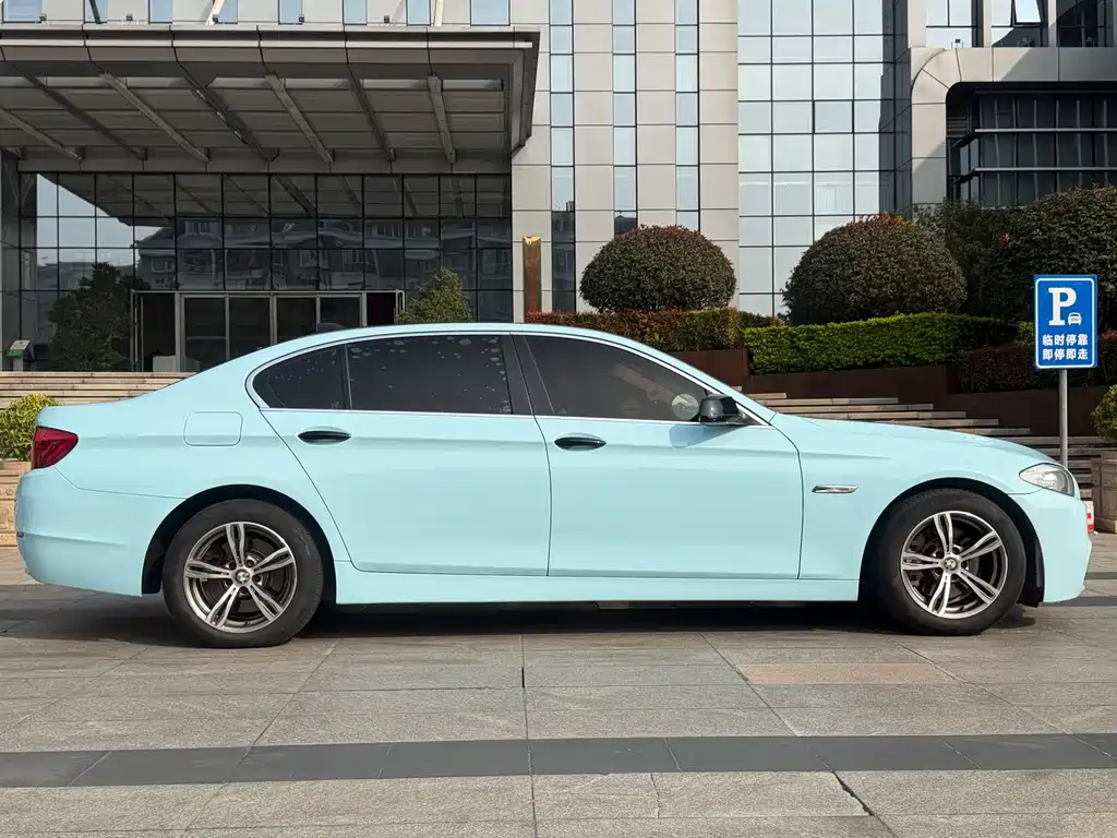 BMW 5 Series 2011