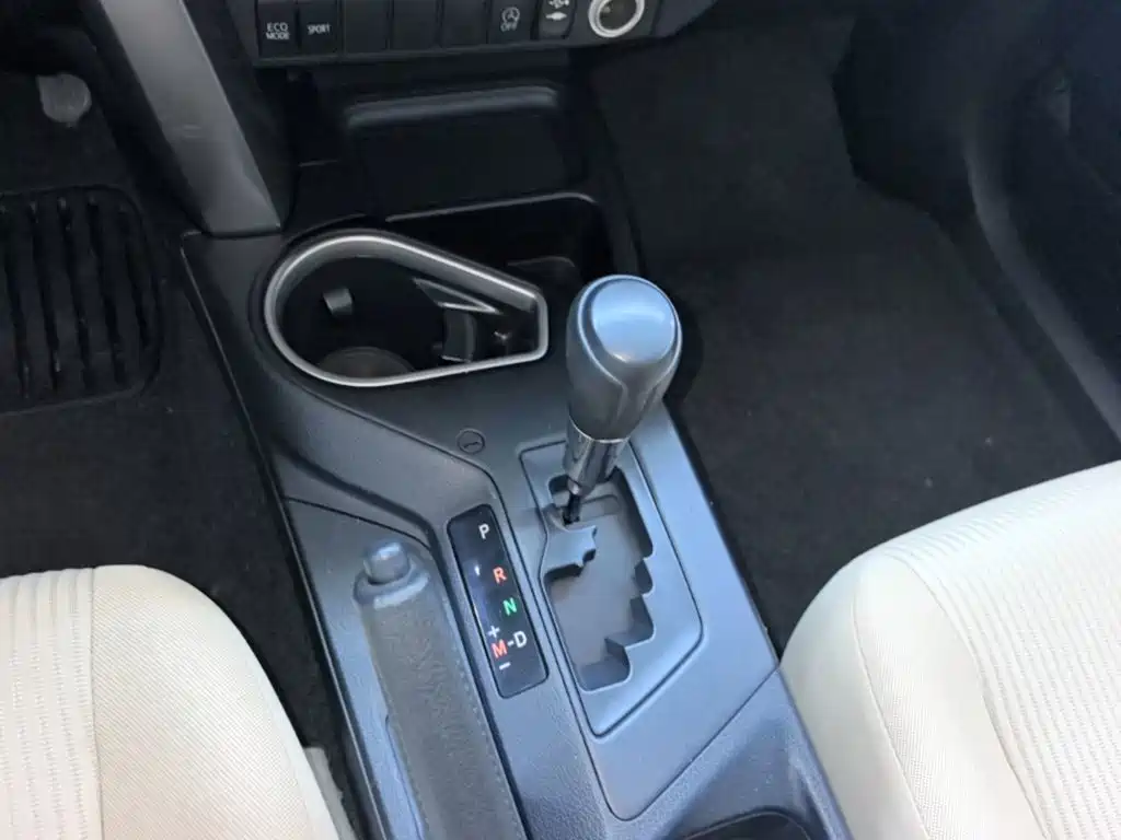 Toyota RAV4 2018 — фото 14