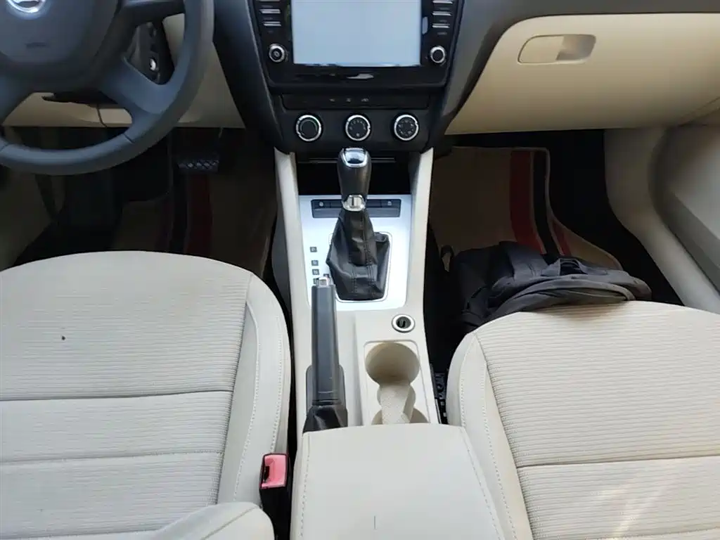 Skoda Octavia 2014 — фото 14