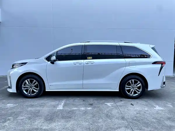 Toyota Sienna 2024
