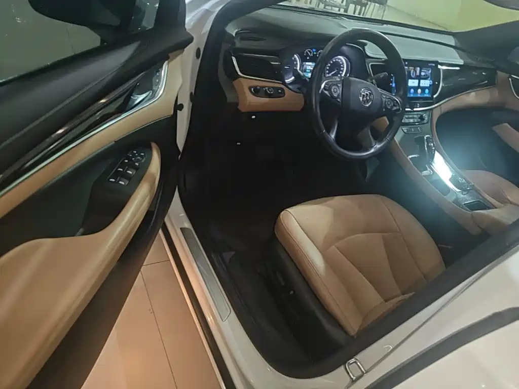 Buick LaCrosse 2017 — фото 16