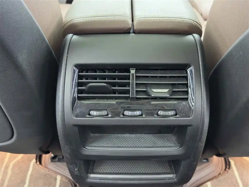 BMW X5 New Energy 2021 — фото 11