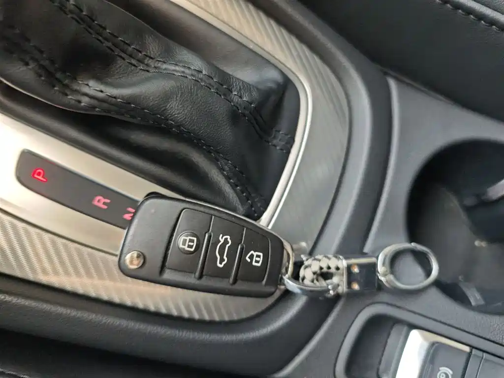 Audi Q3 2018 — фото 17