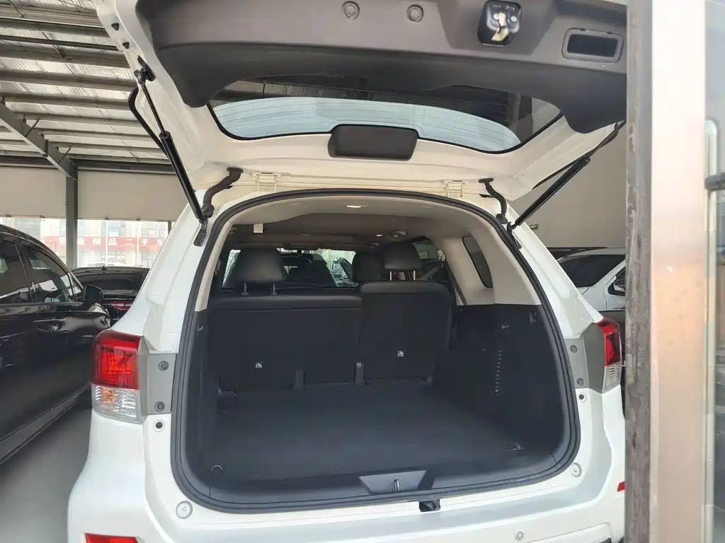 Nissan Terra 2020 — фото 15