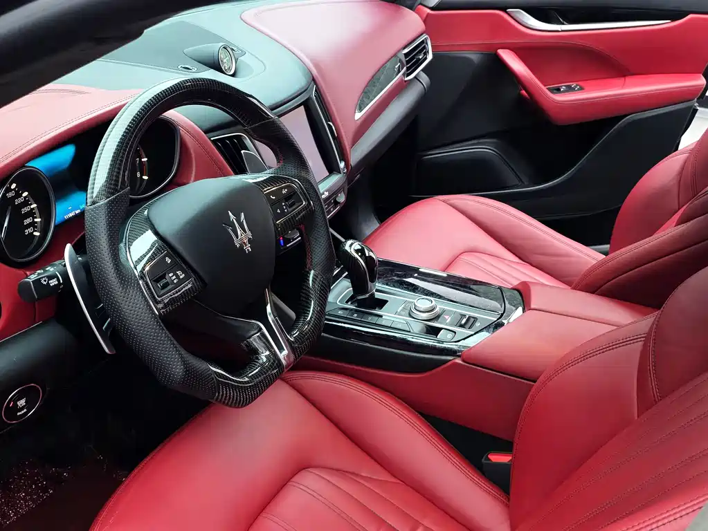 Maserati Levante 2016 — фото 26