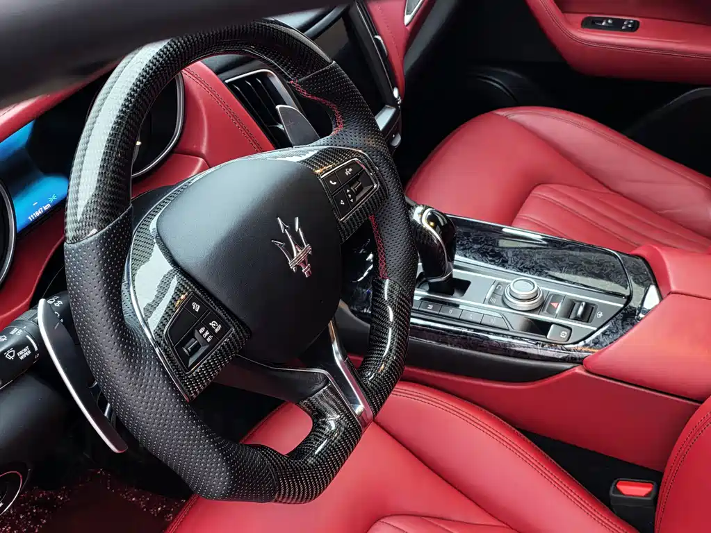 Maserati Levante 2016 — фото 31