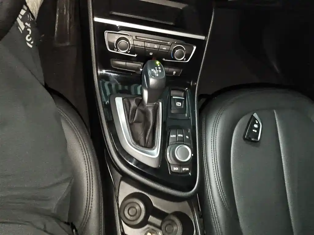 BMW 2 Series Active Tourer 2017 — фото 10