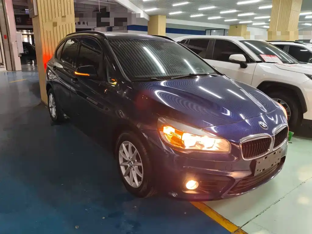 BMW 2 Series Active Tourer 2017 — фото 22