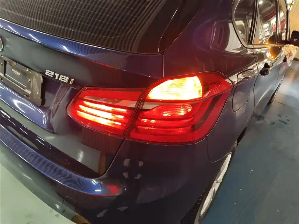 BMW 2 Series Active Tourer 2017 — фото 24