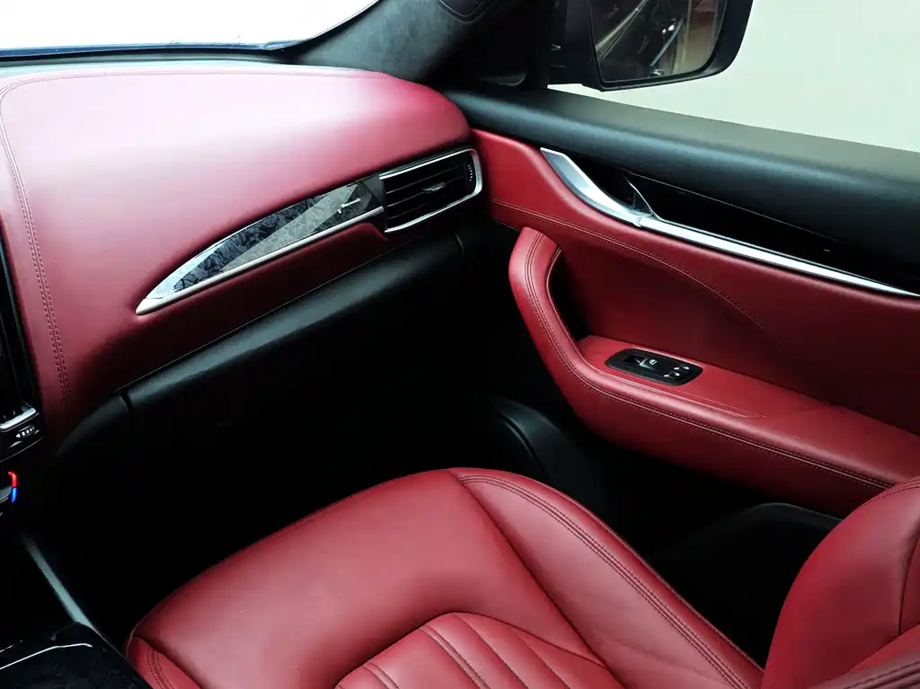 Maserati Levante 2016 — фото 14