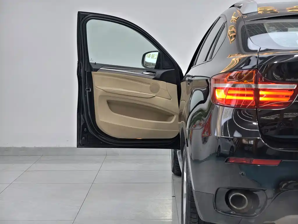 BMW X6 2014 — фото 11