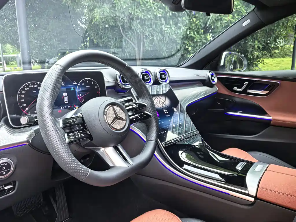 Mercedes-Benz C-Class 2025 — фото 8