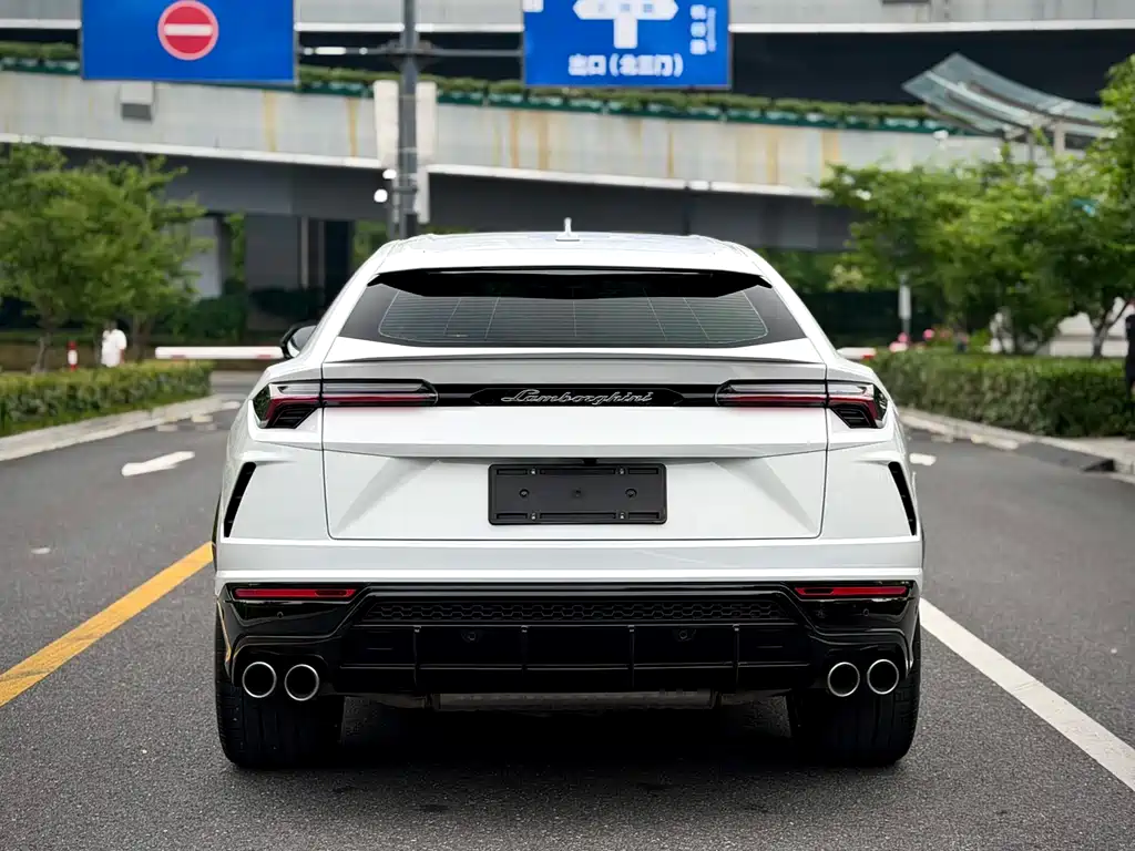 Lamborghini Urus 2022 — фото 6