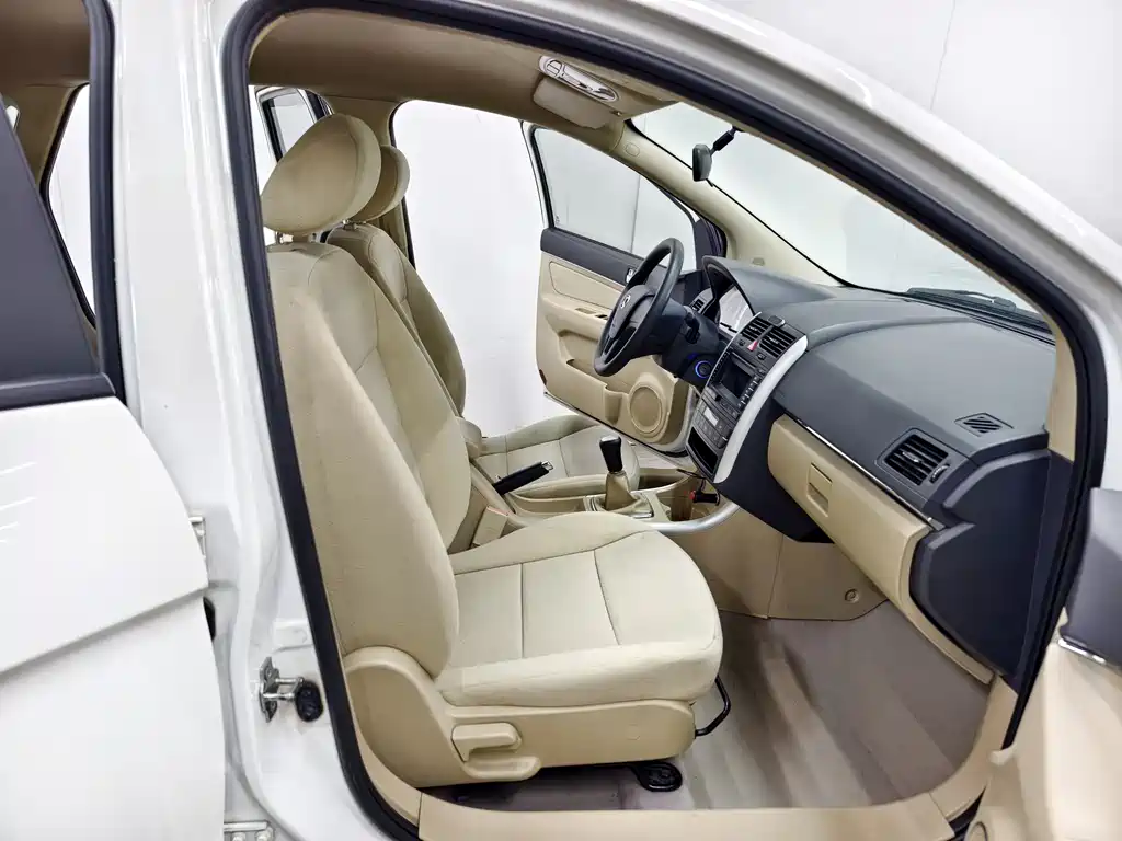 BAIC E-Series 2015 — фото 13