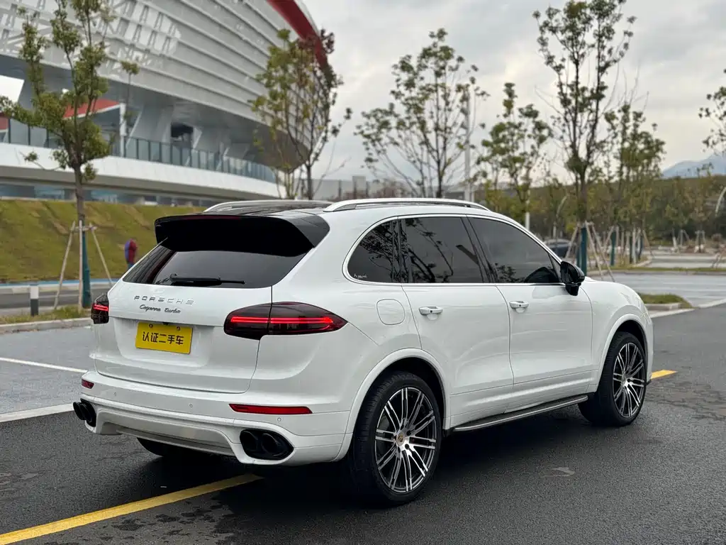 Porsche Cayenne 2017 — фото 6