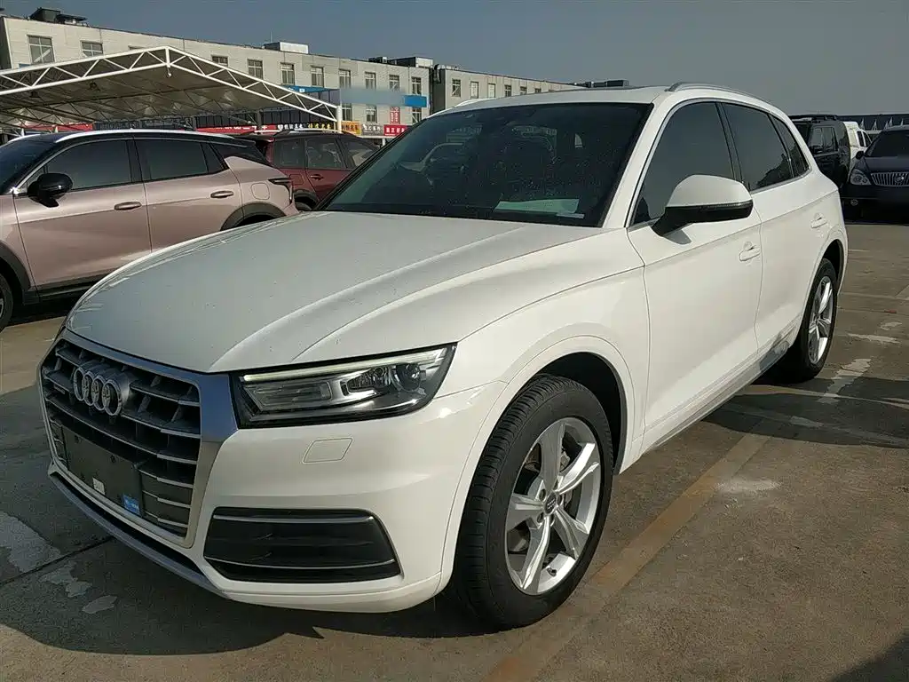 Audi Q5L 2020 — фото 2