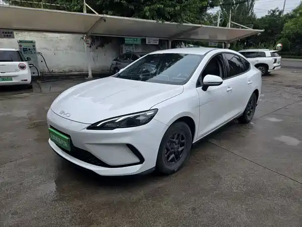 BYD Seal 05 DM-i 2025