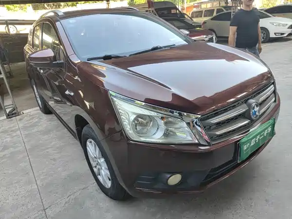 Venucia T70 2015