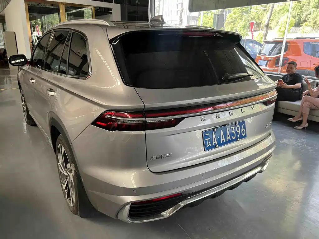 Geely Xingyue L 2023 — фото 10