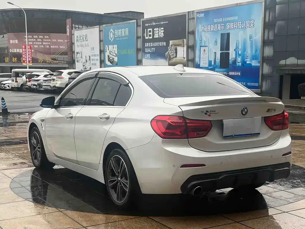 BMW 1 Series 2017 — фото 16